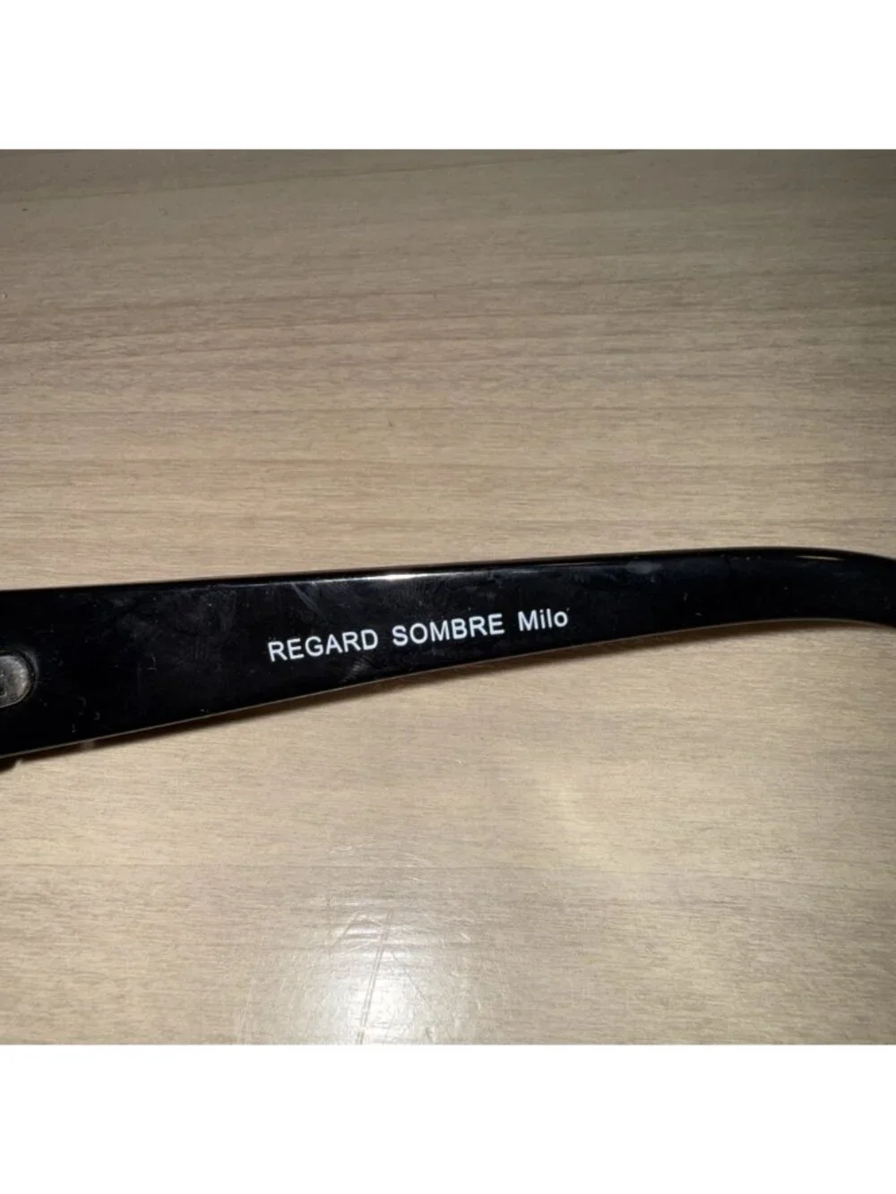 Regard Sombre excellent preowned
